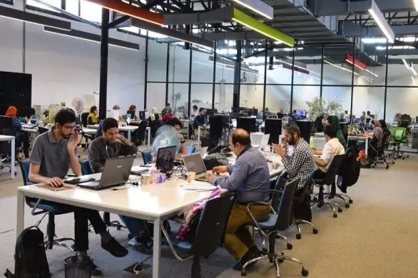 فضاهای کار اشتراکی ایران رسماً دانش‌بنیان شدند؛ ضوابط جدید تا ۱۰ دی ابلاغ می‌شود!