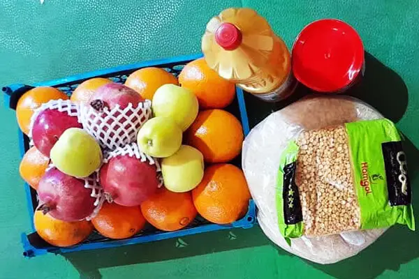 بیش از هزار بسته یلدایی رضوی در فارس؛ هدیه‌ای گرم برای خانواده‌های نیازمند شب یلدا