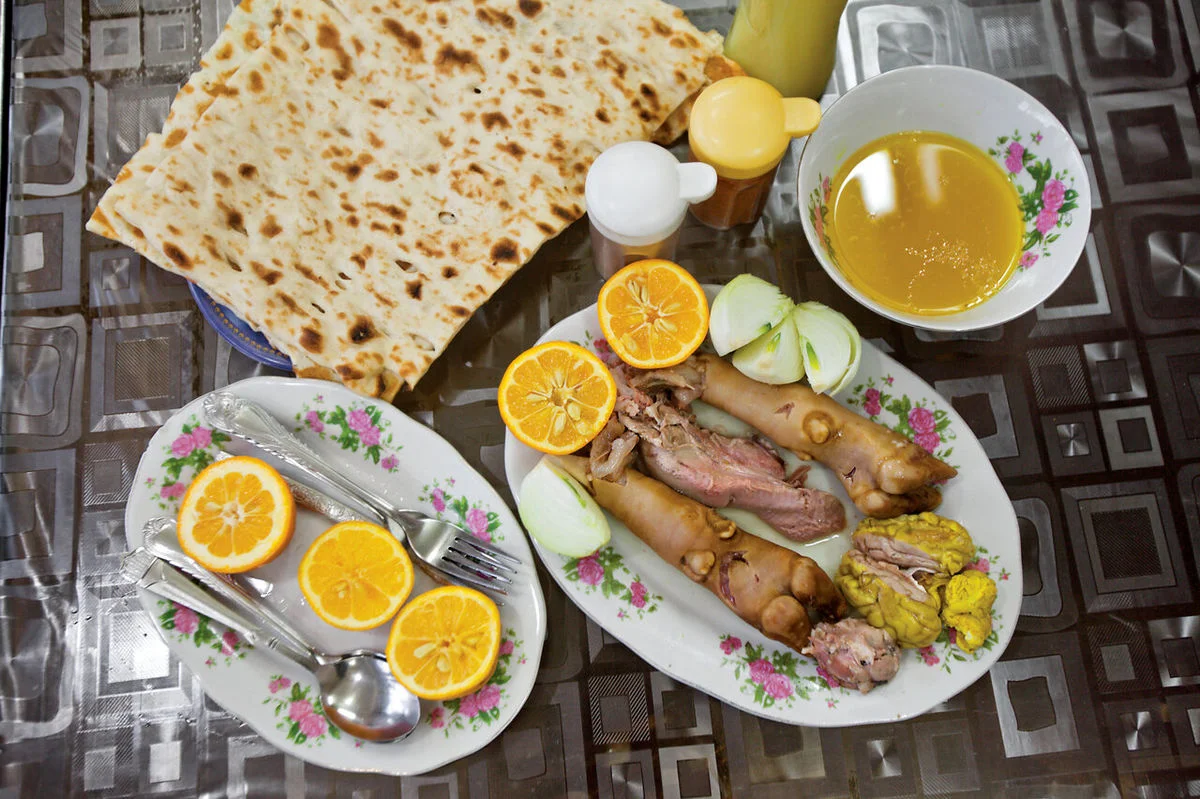 کله‌پاچه‌ای که فقط ایرانی نیست؛ گوزن و شتر هم به سفره‌ها آمده‌اند!