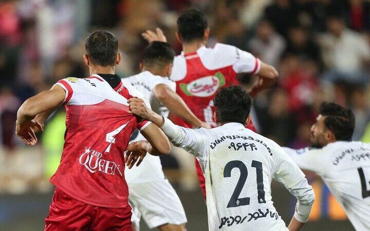 پرسپولیس به دنبال سبقت از پیکان/ تراکتور در اندیشه نزدیک شدن به صدر