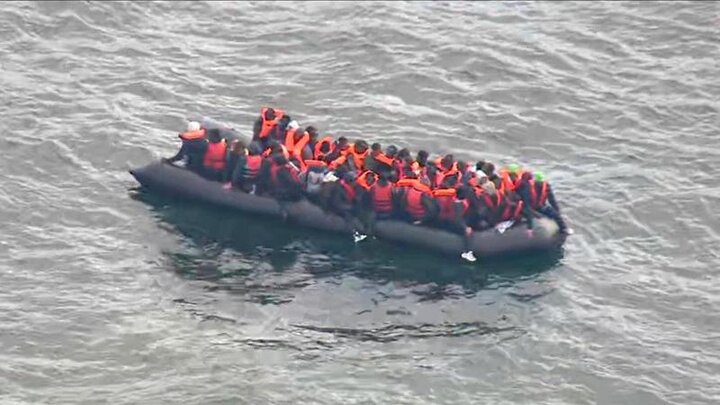 کشف ۱۸ جسد در قایق مهاجران سرگردان در آب‌های متلاطم یونان؛ داستانی تلخ از امید و ناامیدی