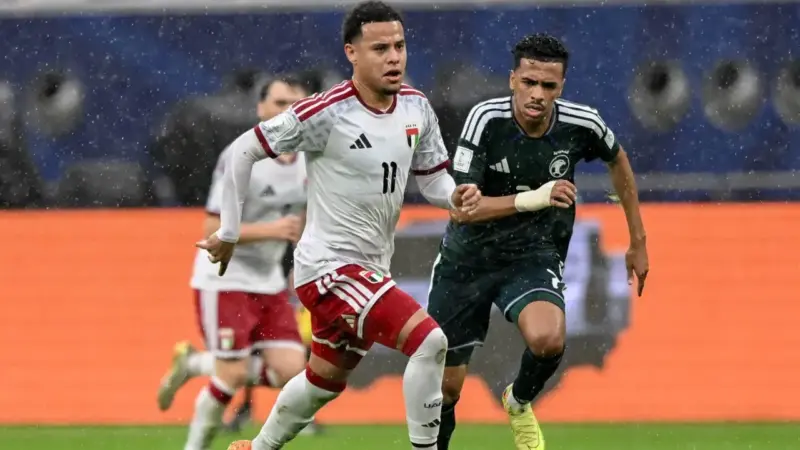 باران سیل‌آسا دیدار عربستان و امارات را نیمه‌کاره رها کرد؛ فیفا چاره‌ای جز لغو نداشت!