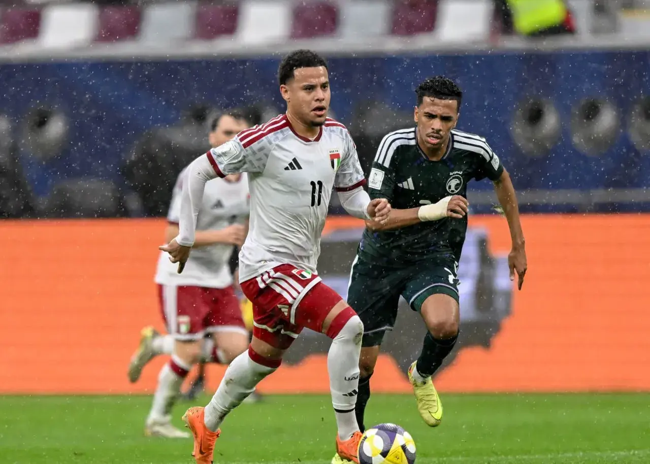 باران سیل‌آسا دیدار عربستان و امارات را نیمه‌کاره رها کرد؛ فیفا چاره‌ای جز لغو نداشت!