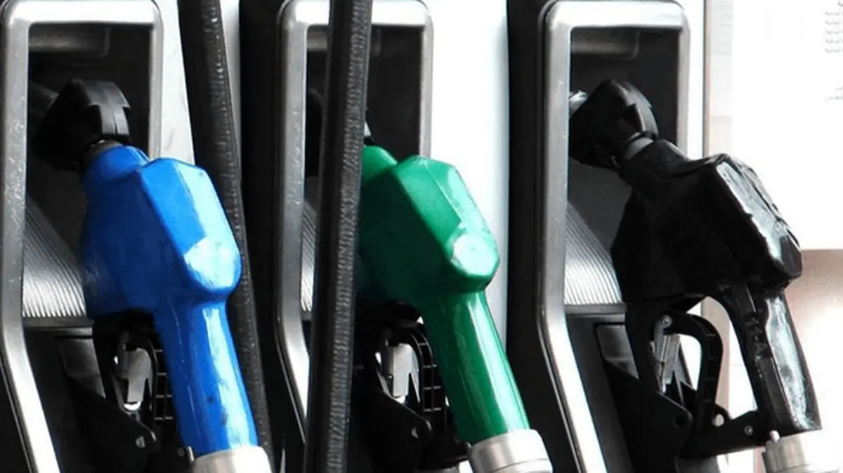 تایید مصوبه بنزین ۳ نرخی در هیئت تطبیق مجلس
