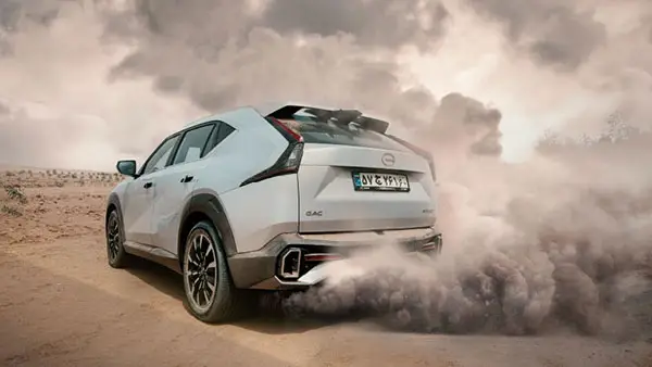 سفر شگفت‌انگیز در زمان با عکس نایاب عزت‌الله رمضانی‌فر جوان در کنار بهمن مفید قبل از انقلاب!