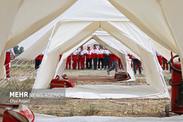 هلال احمر ایلام در حالت آماده باش کامل برای مقابله با حوادث احتمالی قرار گرفت