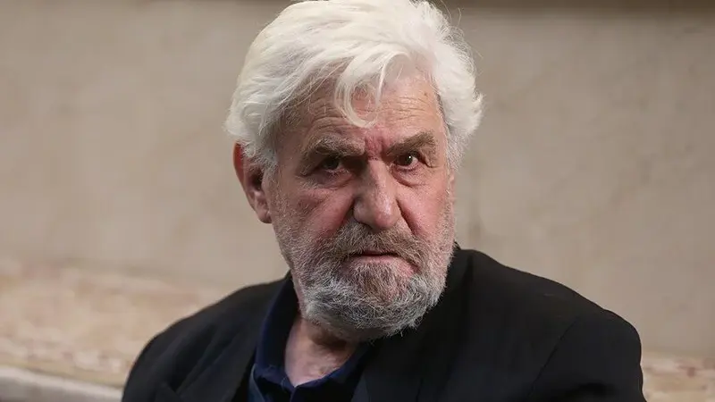 اولین تصاویر تکان‌دهنده از عنایت بخشی در بیمارستان؛ کاهش وزن شدید این بازیگر پیشکسوت همه را نگران کرد