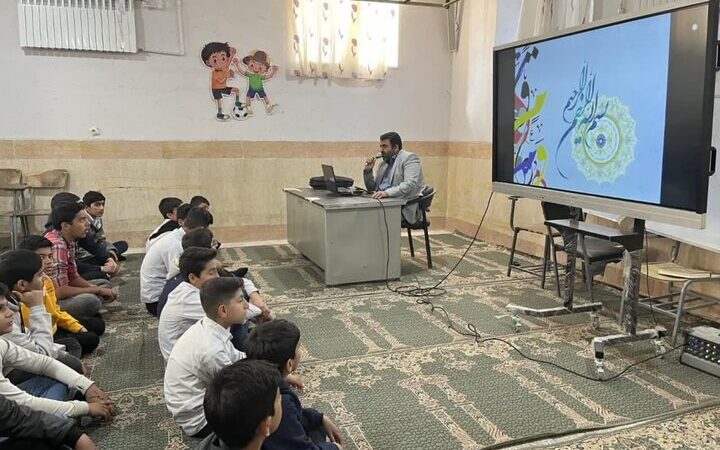 اجرای موفق طرح قاضی مدرسه در ۱۴۲ مدرسه استان کرمان؛ آموزش حقوقی به بیش از ۲۰ هزار دانش‌آموز