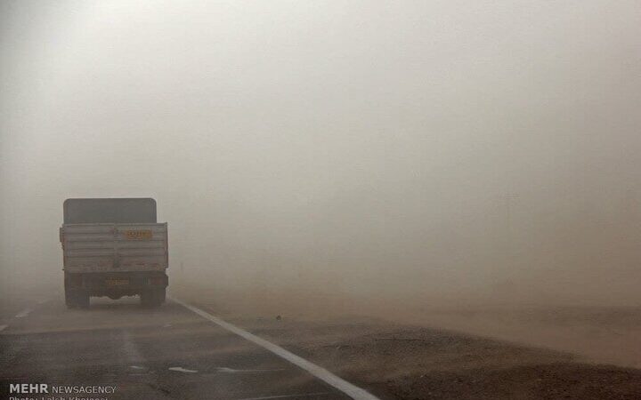 طوفان گرد و خاک استان یزد را درنوردید