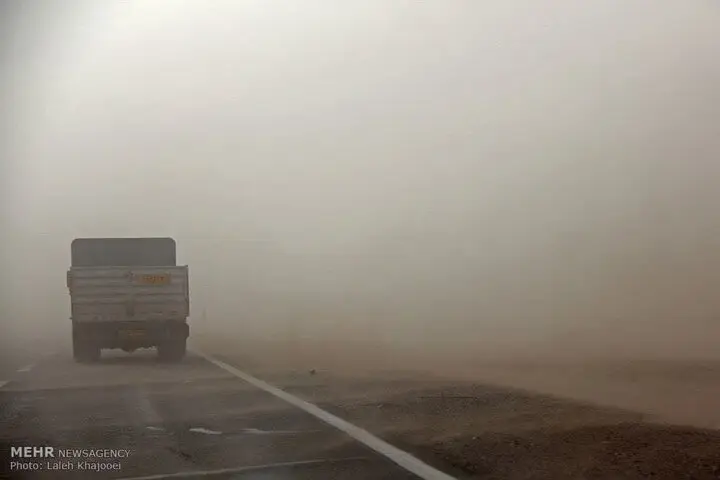 طوفان گرد و خاک استان یزد را درنوردید