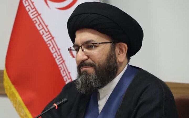 حسینی: اقتصاد، کلید حل چالش‌های امروز کشور است!