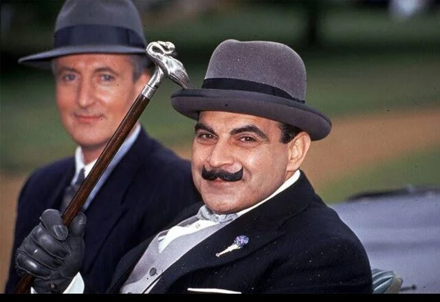 عکس| دوبلور افسانه‌ای پوآرو پس از سال‌ها فعالیت، ناگهان خانه‌نشین شد/ تصویری دردناک از اکبر منانی