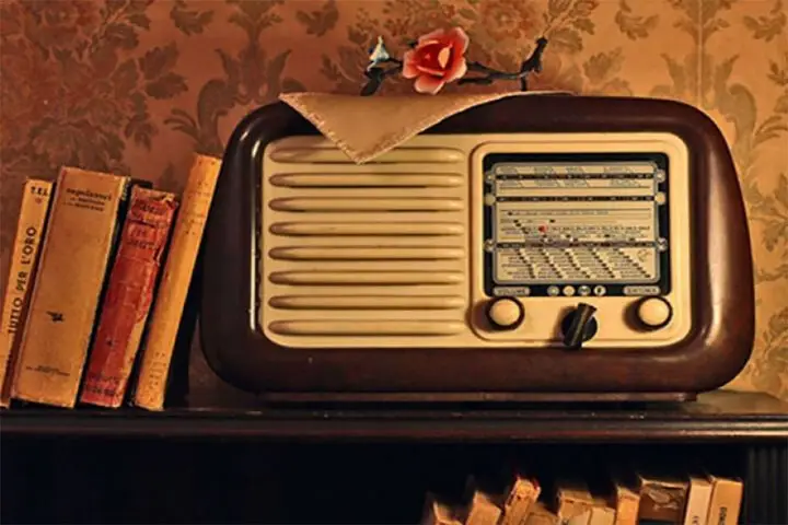 شب یلدا در رادیو: شنیدن نغمه‌های گرم و ویژه‌برنامه‌های جذاب
