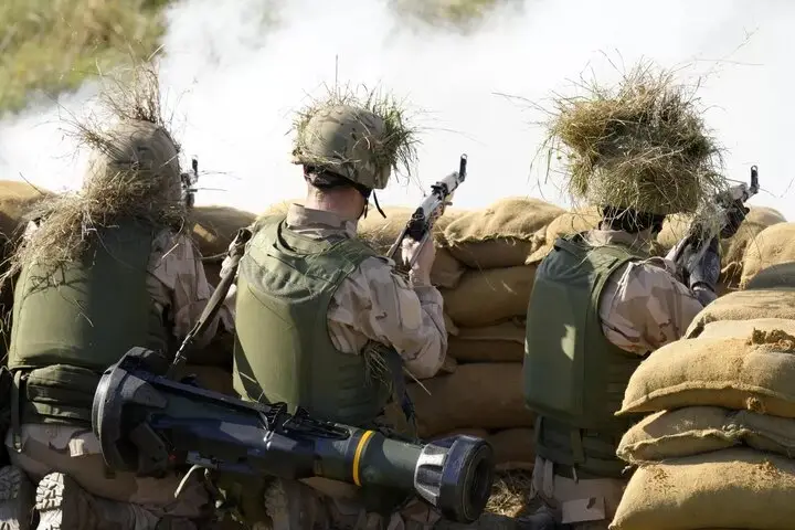 انگلیس با آمادگی کامل به دنبال اعزام نیروهای حافظ صلح به اوکراین است!