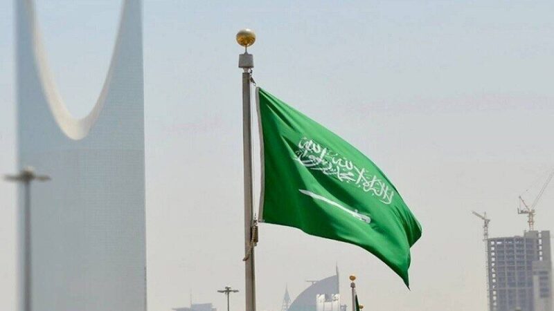 نگاهی نادر به ملک فهد در کنار خانواده سلطنتی عربستان در سال ۱۹۹۶