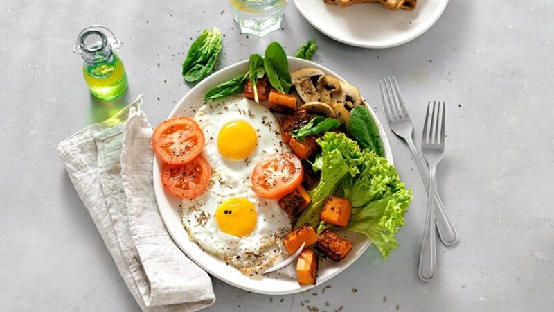 ۶ خوراکی مناسب برای صبحانه سالمندان