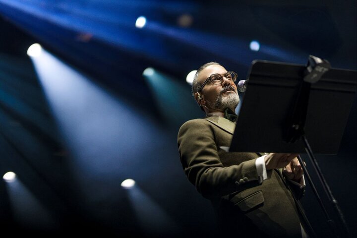 علیرضا قربانی در کنسرت دوبی به انگلیسی حرف زد و… - وب‌گردی