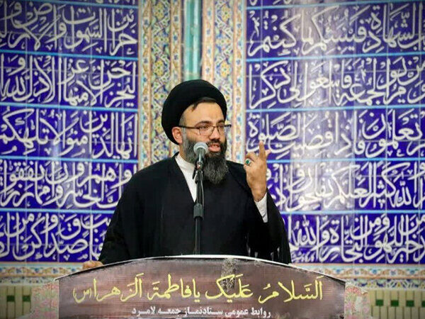 امام‌جمعه موقت لامرد: تلاش برای حفظ هویت جوانان و مقابله با هجمه‌های فکری دشمن، اولویت امروز ماست