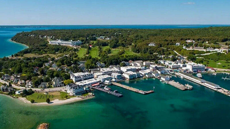 جزیره‌ای در میشیگان که ۱۲۵ سال است ورود ماشین را ممنوع کرده است!