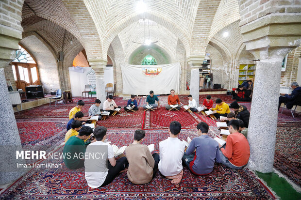 چگونه نونهالان، چراغ مسجد خاموش اسدآباد را دوباره روشن کردند؟