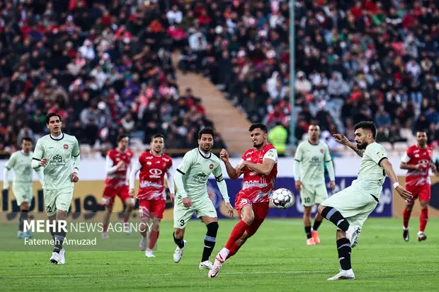 ورزشگاه یادگار امام تبریز برای جدال حساس تراکتور و پرسپولیس آماده می‌شود!