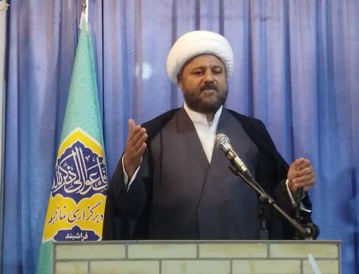 امام جمعه فراشبند: مسئولان اقتصادی باید به مردم پاسخگو باشند؛ چالش‌های روانی را جدی بگیریم!