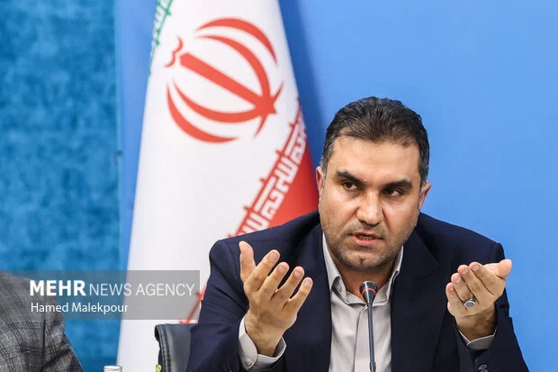 پوردهقان فریاد زد: چرا یارانه‌ها به نفع قشر ضعیف نیست؟ اصلاح فوری ضروری است!