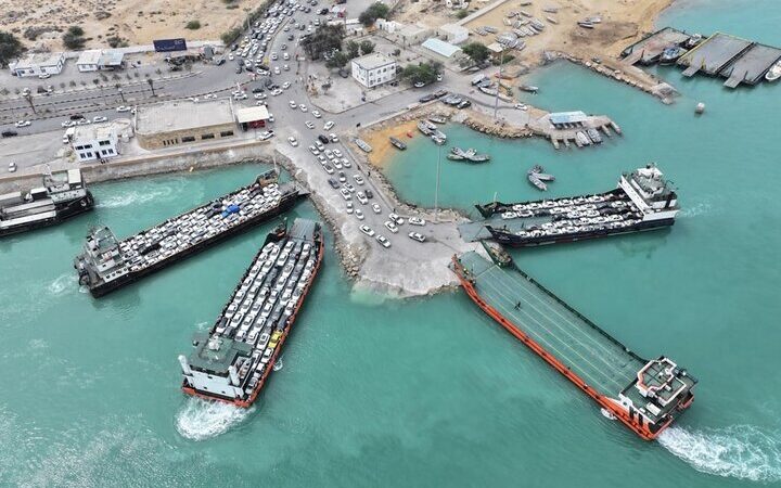 فعالیت بنادر لافت و پل پس از آرامش دریا دوباره از سر گرفته شد