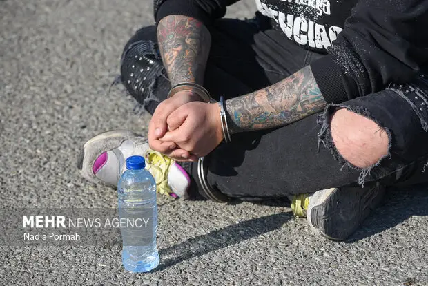 مالخر حرفه‌ای لوازم خودرو در شهرری پس از ۴۰ سرقت به دام افتاد!