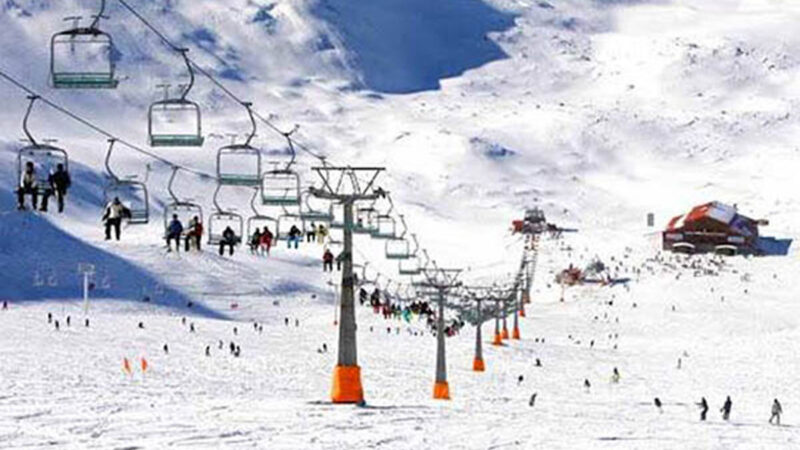 بارش برف بی‌سابقه، پیست اسکی توچال زودتر از همیشه بازگشایی شد!