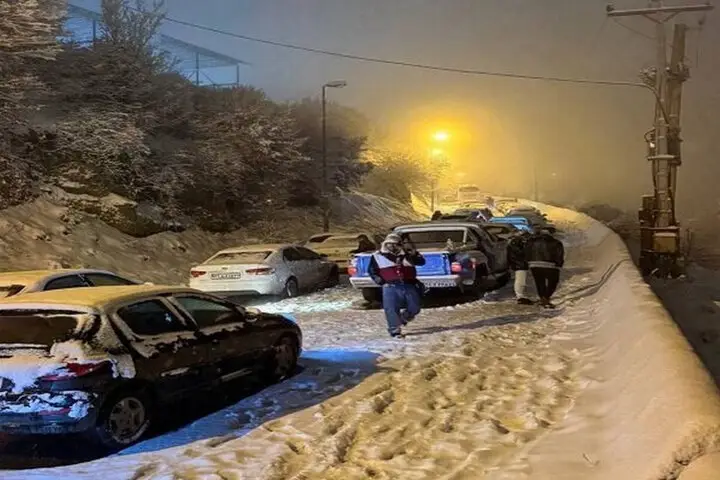 نجات معجزه‌آسا ۱۴ نفر گرفتار در برف و کولاک شدید خراسان رضوی