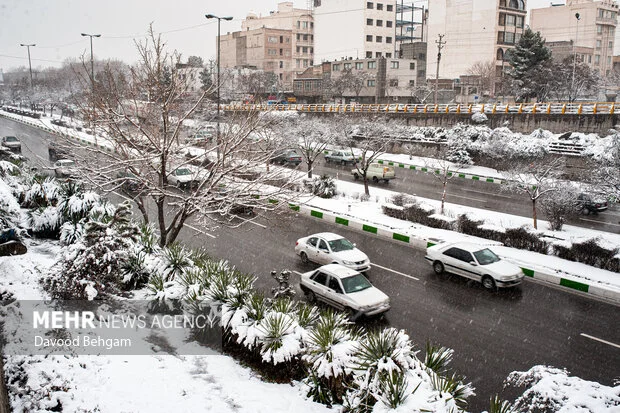 دمای مشهد به زیر صفر سقوط می‌کند؛ برف و باران تا شنبه مهمان خراسان رضوی می‌شوند!