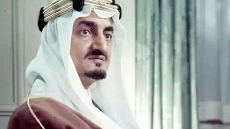 ترور شوکه‌کننده پادشاه سعودی در لحظه‌ای که برادرزاده‌اش را می‌بوسید!