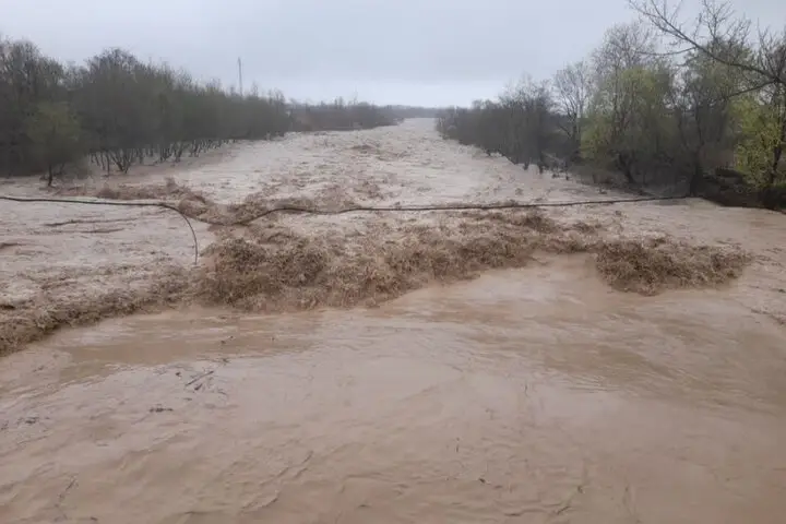 طغیان ناگهانی رودخانه گز در سیریک؛ هشدار جدی برای ساکنان مناطق اطراف