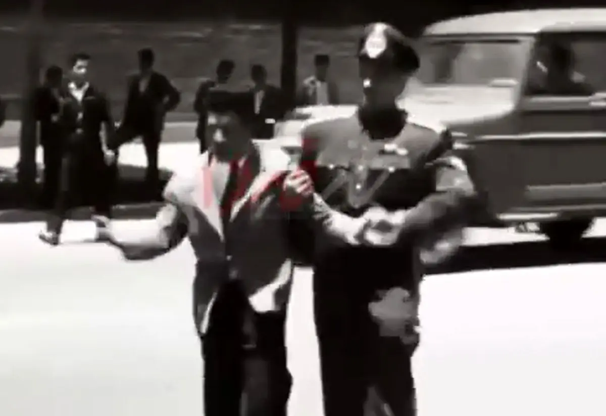 حضور پلیس مدارس در دهه ۴۰؛ روایت بی‌سابقه از مقابله با مزاحمت‌ها برای دانش‌آموزان!