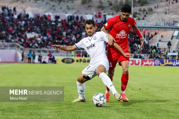 تراکتور دنبال برد خانگی/ روز سخت قوی سپید در یخبندان تبریز