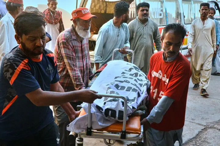 ۳ کشته و ۸ زخمی در پی زیر گرفته شدن با اتوبوس در بمبئی هند