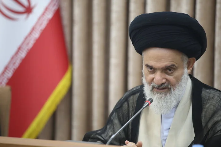 آیت‌الله حسینی بوشهری: نتایج پژوهش‌ها باید مستقیماً در اختیار مسئولان قرار گیرد!