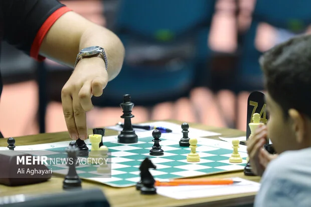 رقابت نفس‌گیر شطرنج‌بازان برتر کشور در شیروان به اوج رسید!