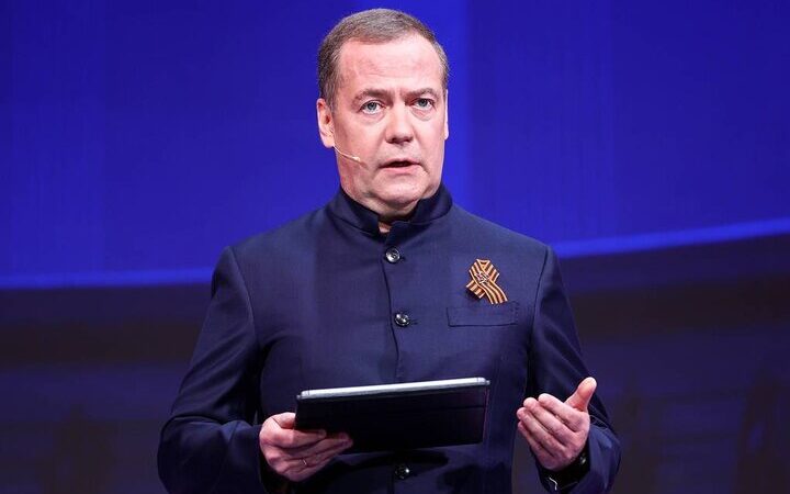 مقام امنیتی روسیه: زلنسکی باید تا آخر عمر مخفیانه زندگی کند