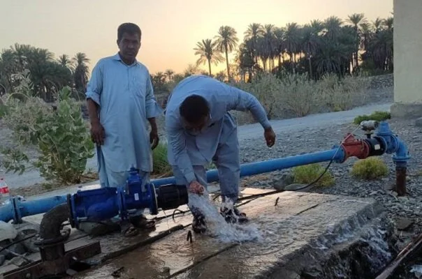 عملیات حیاتی آبرسانی به ۲۰۰۰ روستای زاهدان کلید خورد؛ روستاییان نفس تازه می‌کشند!