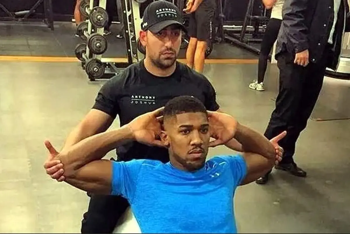 اسطوره بوکس تصادف کرد؛ دوست ایرانی‌اش کشته شد | سینا قائمی کیست؟