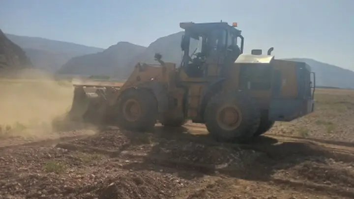 رفع تصرف ۲ هزار متر مربع از اراضی ملی بستک با همکاری نیروی انتظامی