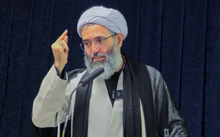 امام جمعه قشم هشدار داد: شهرنشینی نباید مردم روستا را در فراموشی غرق کند!