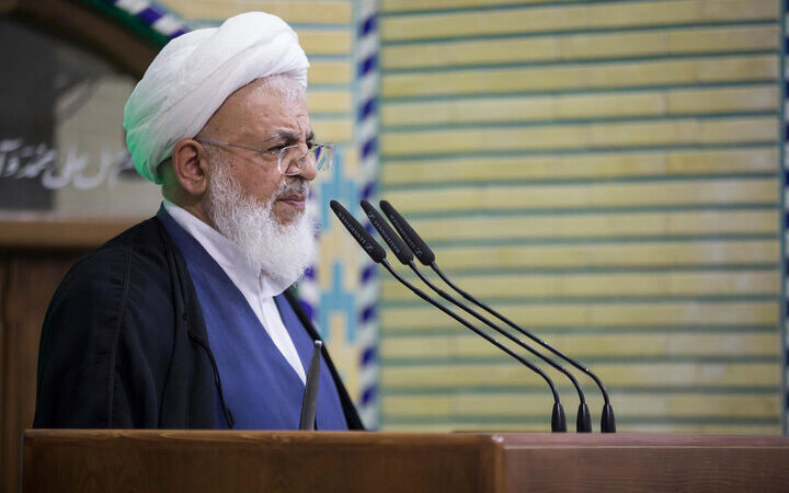 امام جمعه یزد هشدار داد: ضعف مدیریتی و فساد چگونه تحریم‌ها را عمیق‌تر می‌کند؟