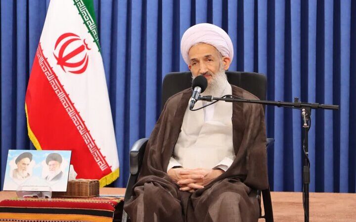 آیت‌الله لائینی: موج عظیم معتکفان، سیلی محکم به دشمنان دین است!