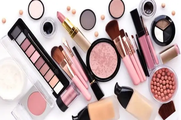 افشای لیست محصولات آرایش چشم غیرمجاز که سلامت شما را تهدید می‌کند!