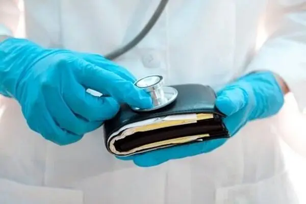 واکنش تند سازمان نظام پزشکی به اتهام زیرمیزی؛ اعتماد مردم در خطر؟