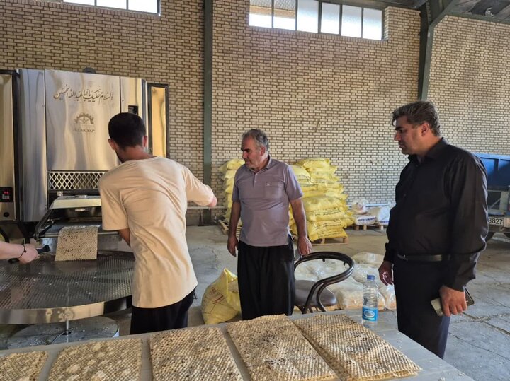 ۱۸ تخلف نانوایان ایوان در طرح ویژه چهارشنبه‌های آرد و نان؛ تعزیرات وارد عمل شد!
