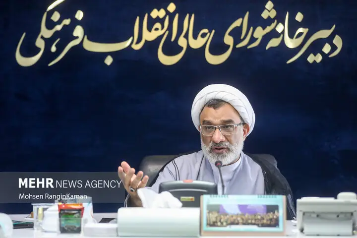 دبیر شورای عالی انقلاب فرهنگی: کاهش طول دوره تحصیلی در اختیار وزارت علوم است؟